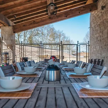 Maison En Pierre Avec Piscine A Barjac, 16 Personnes * Barjac (Gard)