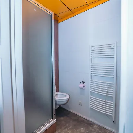 Dom wakacyjny Maison En Pierre Avec Piscine A Barjac, 16 Personnes *