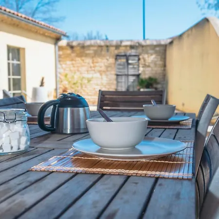 Maison En Pierre Avec Piscine A Barjac, 16 Personnes * Barjac (Gard)