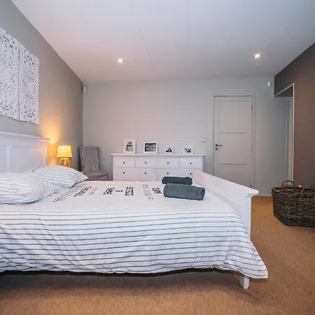 Holiday home Maison En Pierre Avec Piscine A Barjac, 16 Personnes Barjac (Gard)