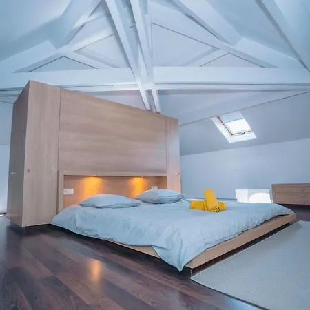 Holiday home Maison En Pierre Avec Piscine A Barjac, 16 Personnes *