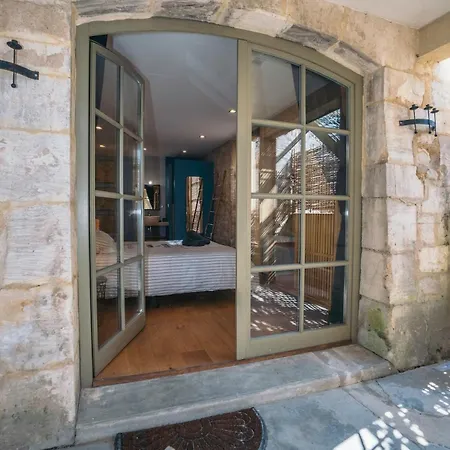 Dom wakacyjny Maison En Pierre Avec Piscine A Barjac, 16 Personnes *