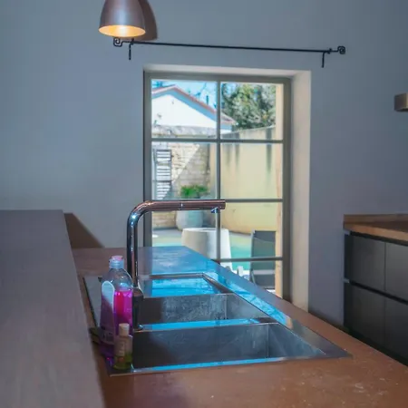Maison En Pierre Avec Piscine A Barjac, 16 Personnes Dom wakacyjny *