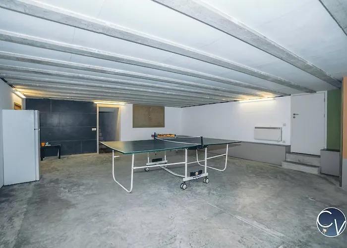 Hébergement de vacances Maison En Pierre Avec Piscine à Barjac, 16 Personnes
