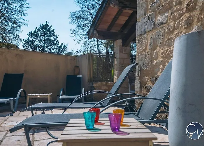Maison En Pierre Avec Piscine à Barjac, 16 Personnes * Barjac (Gard)