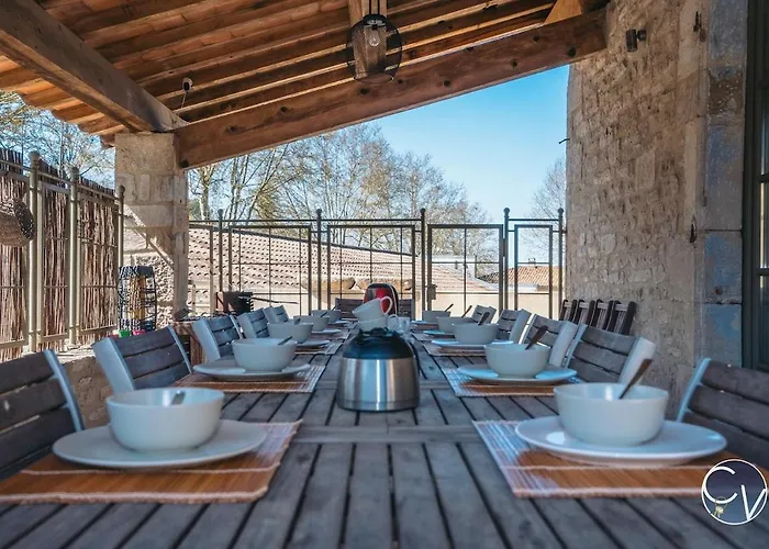 Maison En Pierre Avec Piscine à Barjac, 16 Personnes * Barjac (Gard)