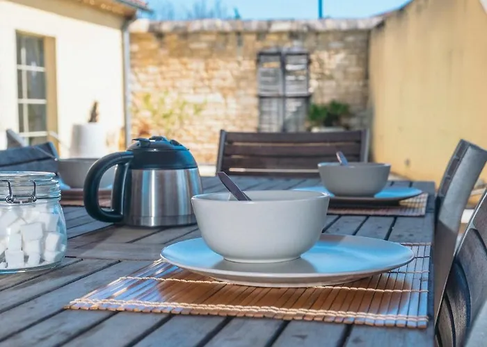 Maison En Pierre Avec Piscine à Barjac, 16 Personnes * Barjac (Gard)