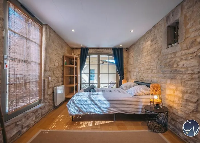 Maison En Pierre Avec Piscine à Barjac, 16 Personnes * Barjac (Gard)