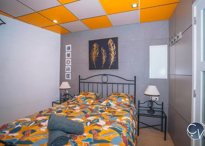 Maison En Pierre Avec Piscine à Barjac, 16 Personnes * Barjac (Gard)