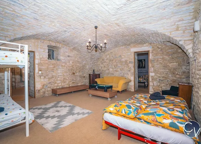 Maison En Pierre Avec Piscine à Barjac, 16 Personnes Barjac (Gard)